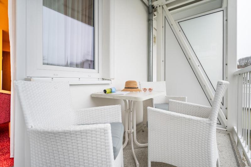 Double Room with Balcony image 4