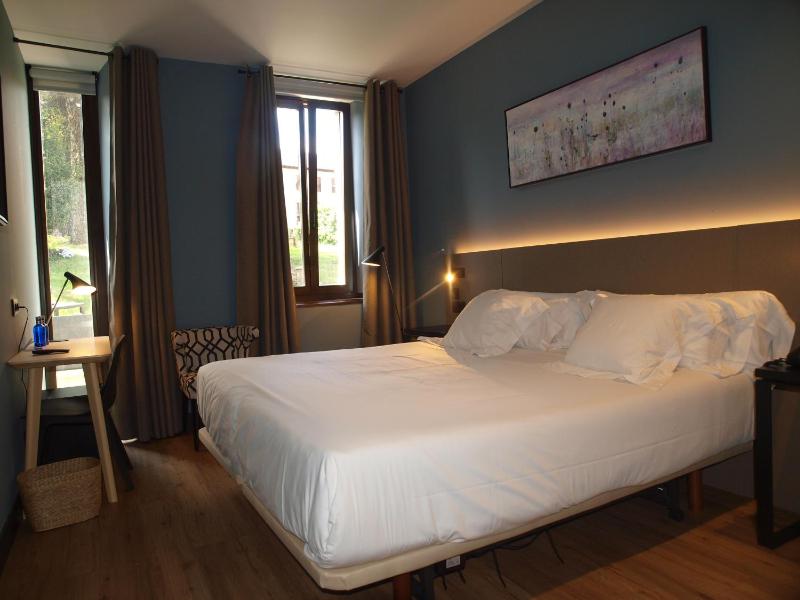 Double Room image 2