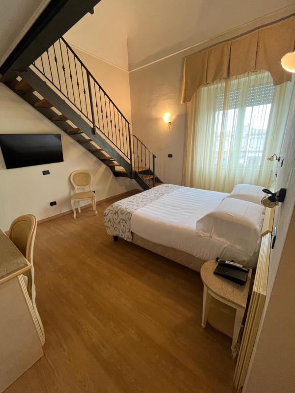Hotel London - image 10