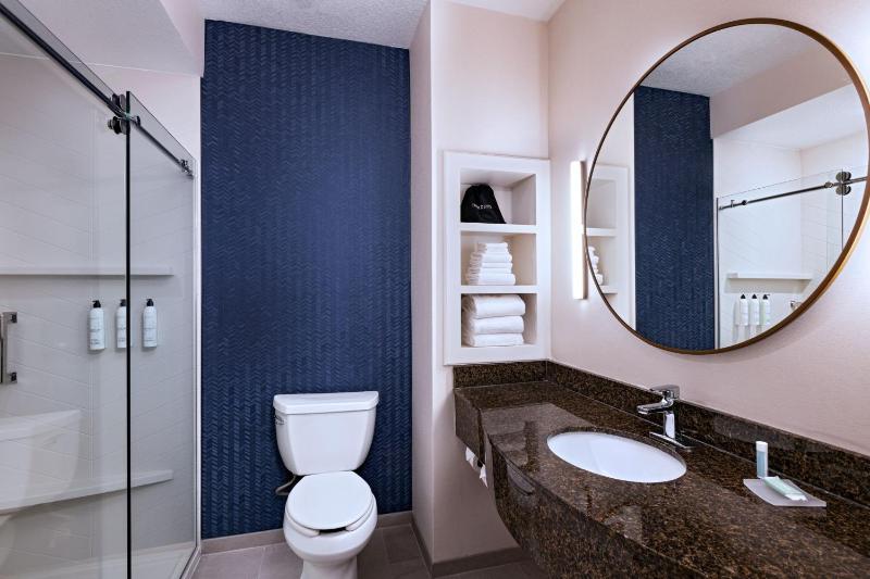King Suite with Sofa Bed image 3