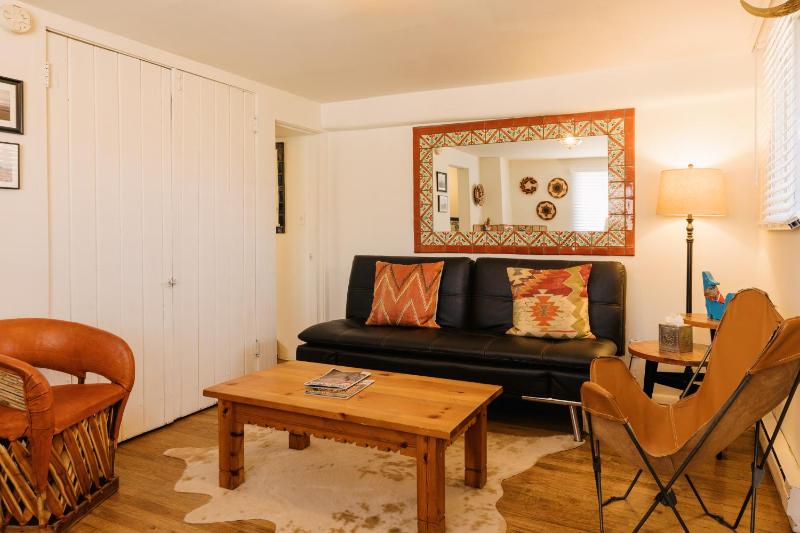  King Kitchenette image 3