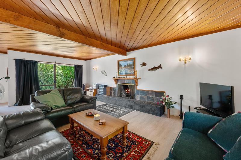 Lakeside Serenity - Taupo Holiday Home - image 19