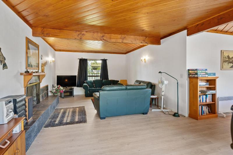 Lakeside Serenity - Taupo Holiday Home - image 8