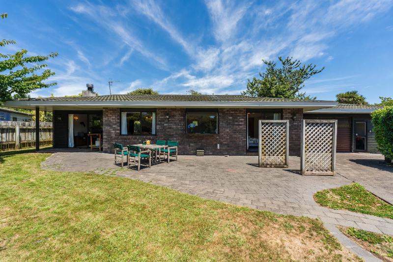 Lakeside Serenity - Taupo Holiday Home - image 12