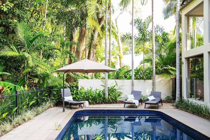 Indirah on the Beach - a spacious Beachfront home - image 8