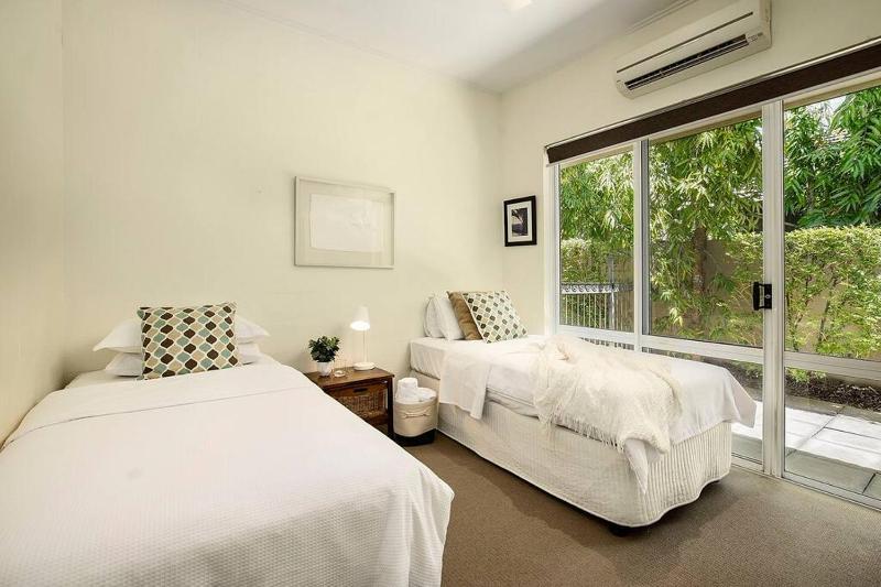 Indirah on the Beach - a spacious Beachfront home - image 13