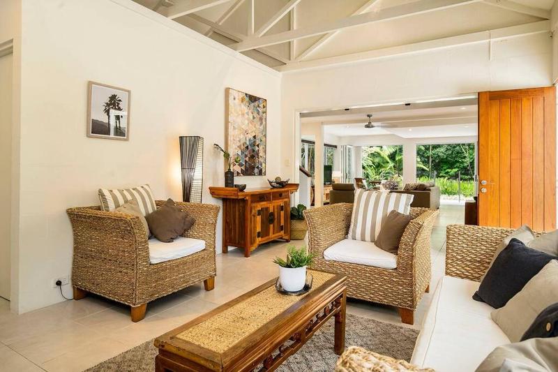 Indirah on the Beach - a spacious Beachfront home - image 10