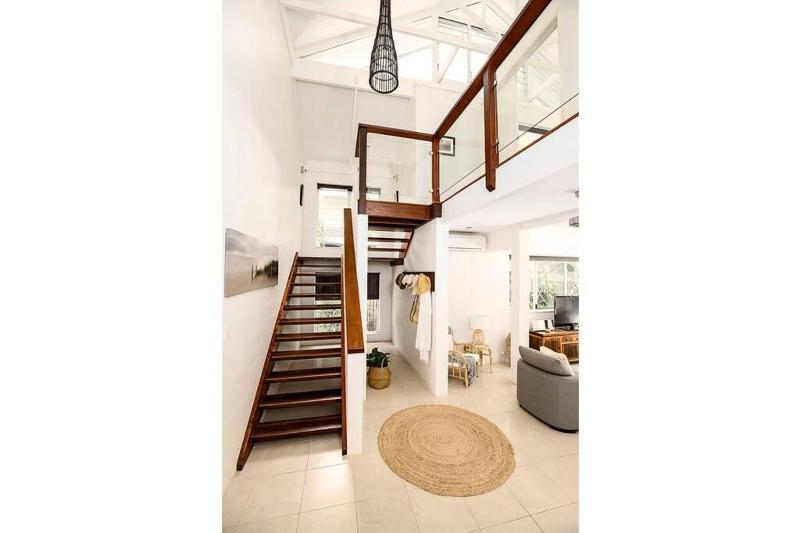 Indirah on the Beach - a spacious Beachfront home - image 5