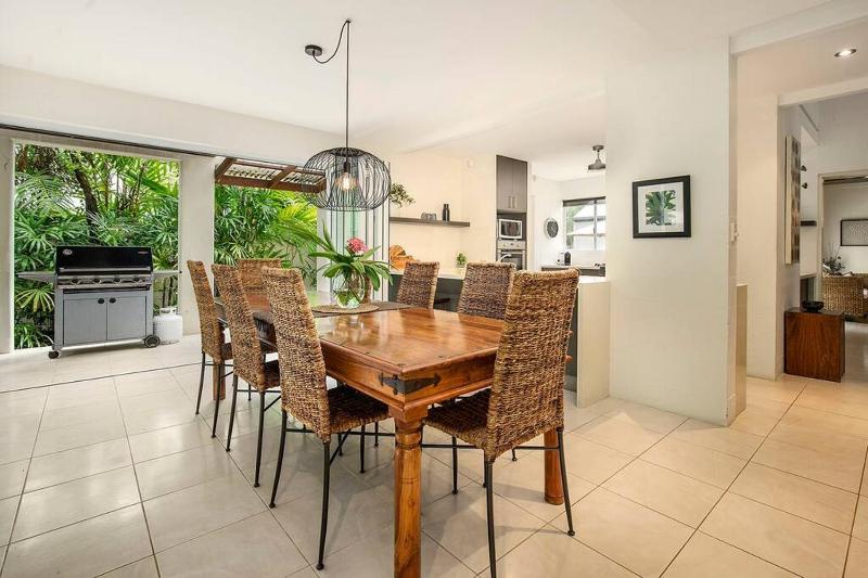 Indirah on the Beach - a spacious Beachfront home - image 28
