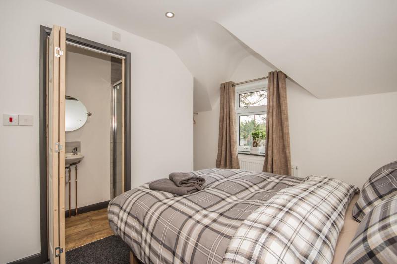 Featherbed Cottage - image 24