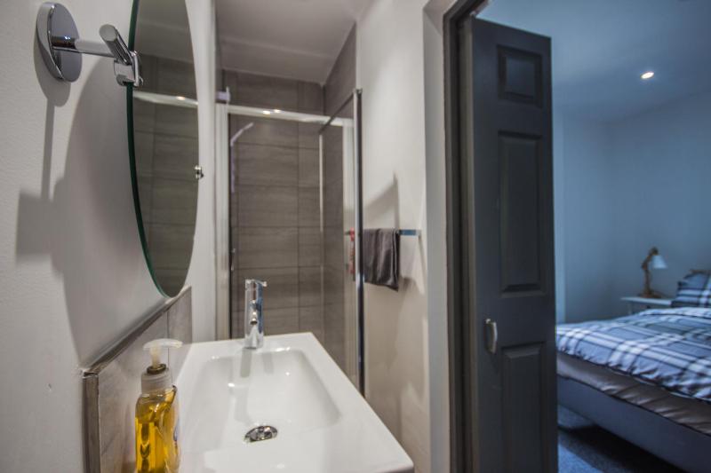 Featherbed Cottage - image 12