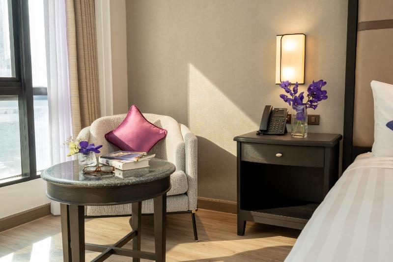 Deluxe Double Room image 4