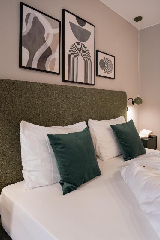 Superior Double Room image 3