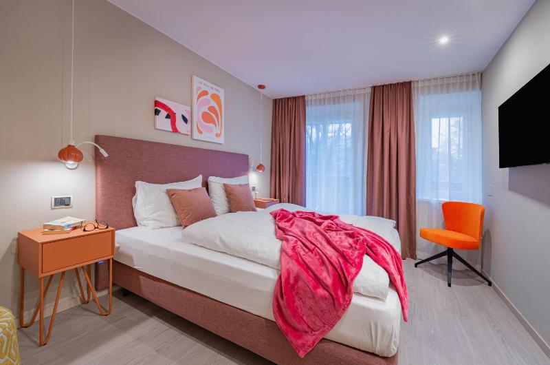 Standard Double Room image 4