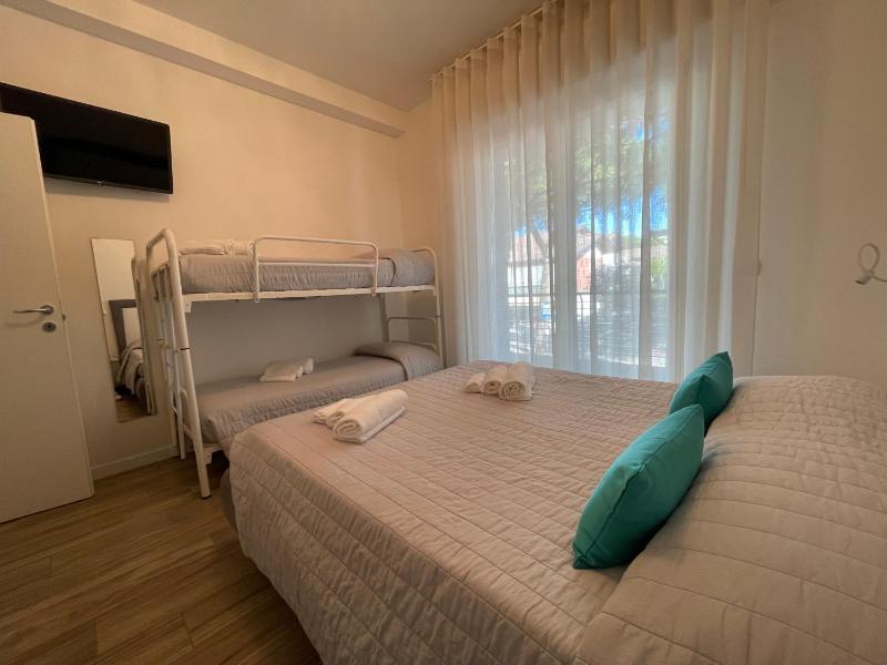 One Bedroom Apartment with Balcony (no special view) image 4