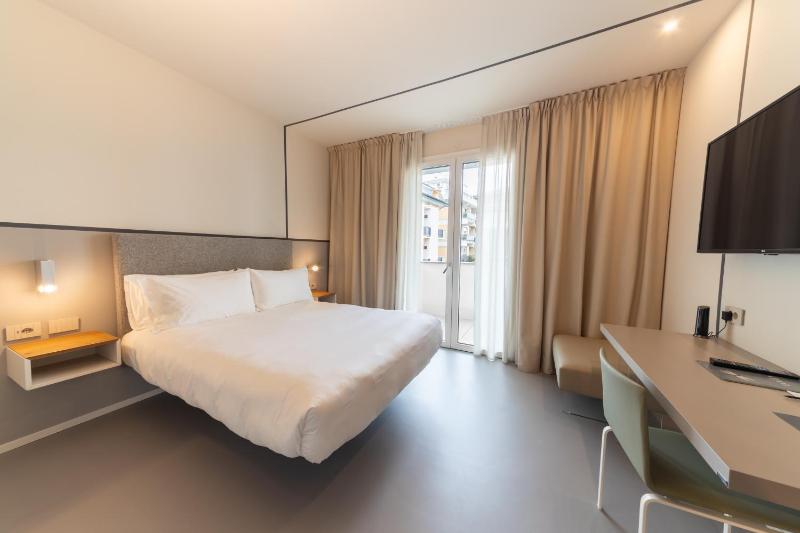 Open Hotel - image 20