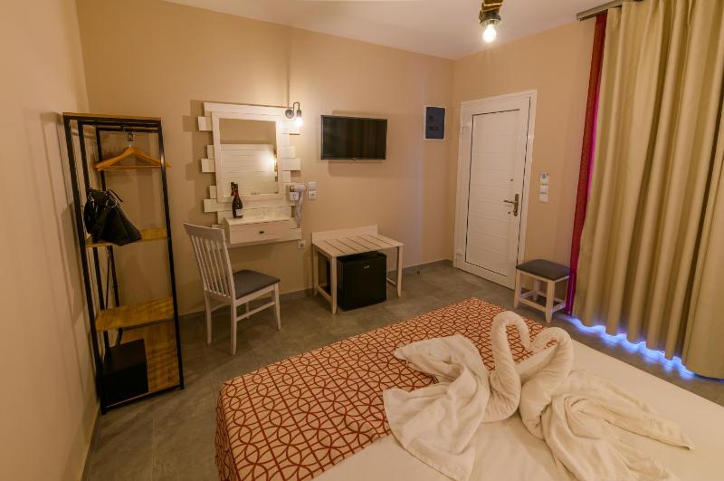 Double Room image 4