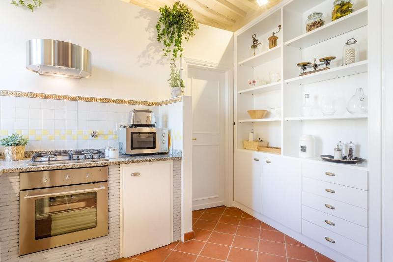 Casa Santa Zita A Toproof Penthouse Apartment with Elevator and Private Garden Inside the Walls - image 16