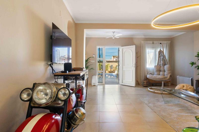 Beautiful and cozy Villa with private pool in urb. San Luis El Chaparral Torre - image 21
