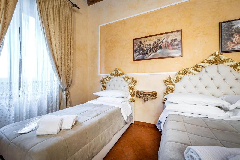 Classic Triple Room image 1