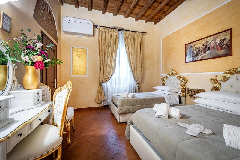 Classic Triple Room image 2