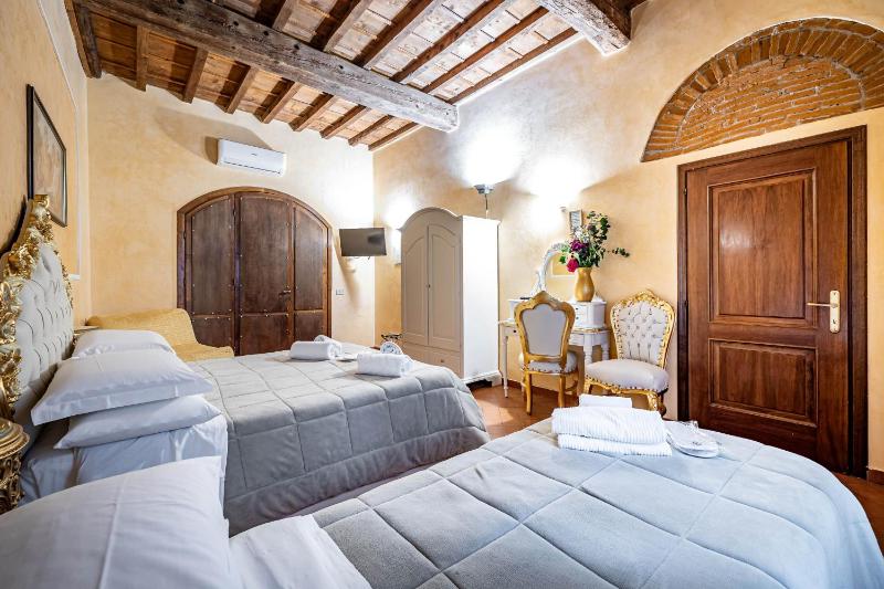 Quadruple Room image 1