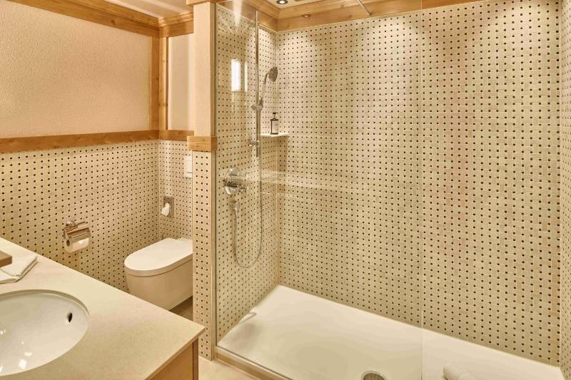 Junior Suite with Glacier View image 4