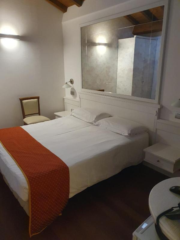 Double or Twin Room with Shower image 1