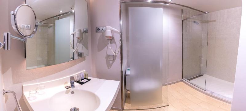 Double Room (1 Adult) image 2