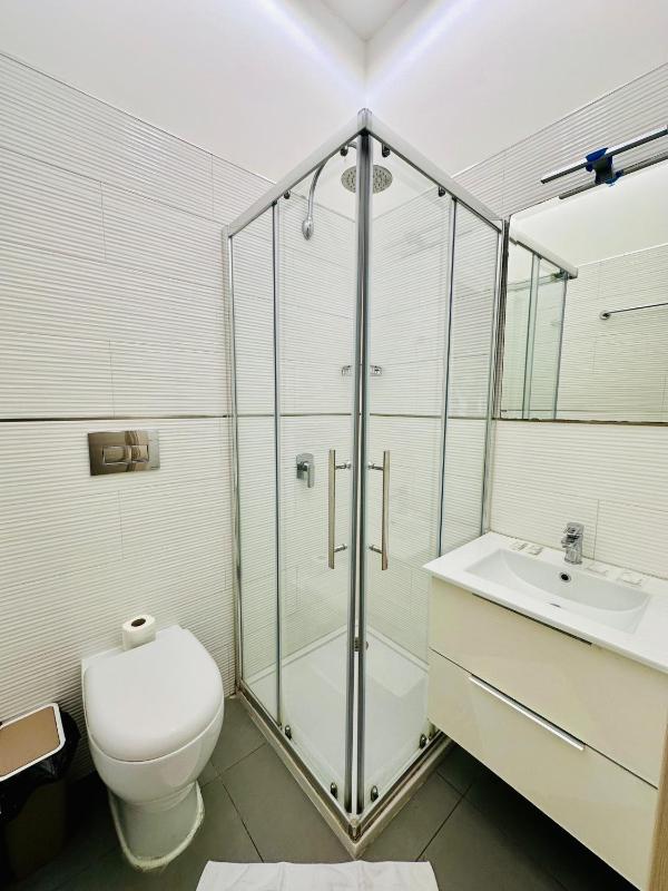 Double Room with Private Bathroom image 3