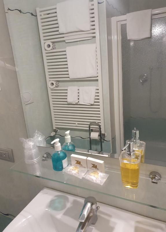 Double or Twin Room with Shower image 2