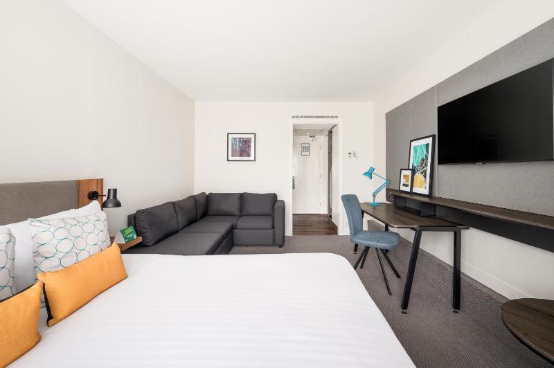 Standard Double Room with Sofa Bed image 1