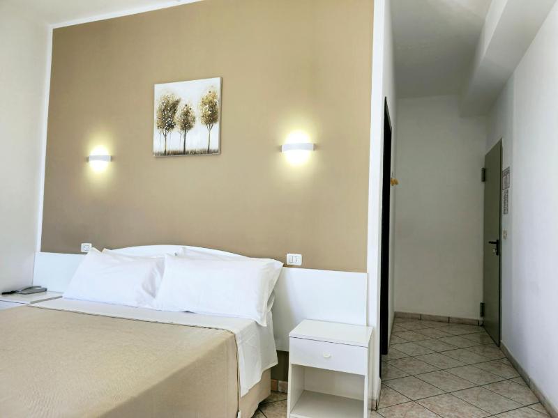 Triple Room with Sea View image 4