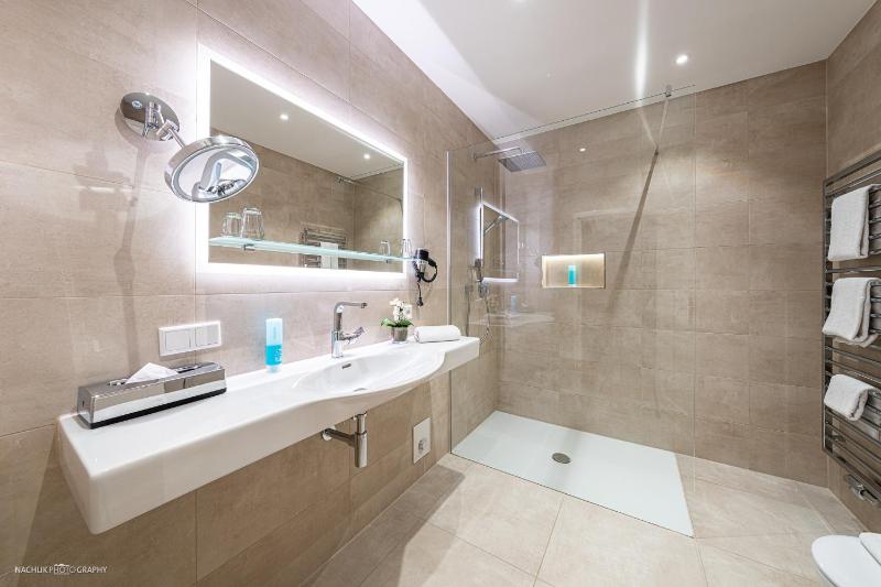Superior Double Room image 3