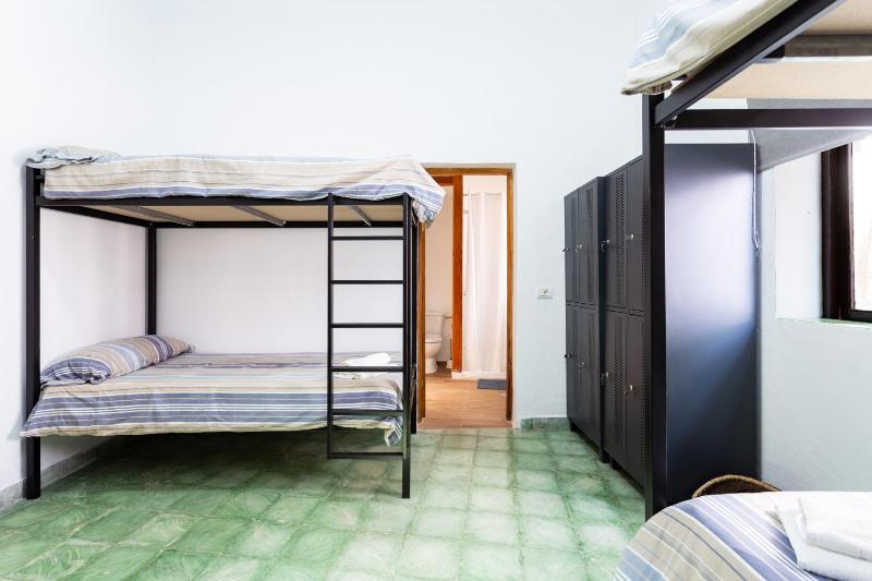 Single Bed in Mixed Dormitory Room image 2