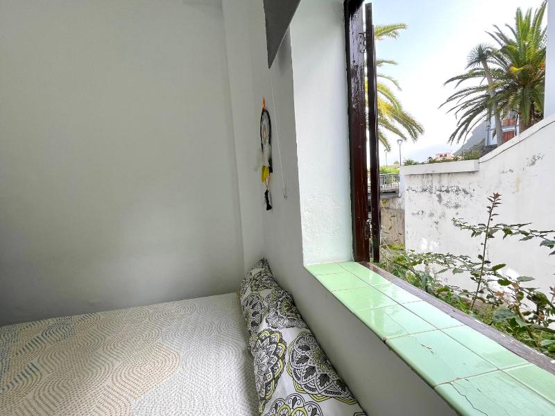 Double Room with Shared Bathroom image 4