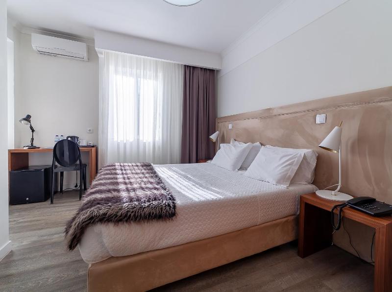 Double Room image 3