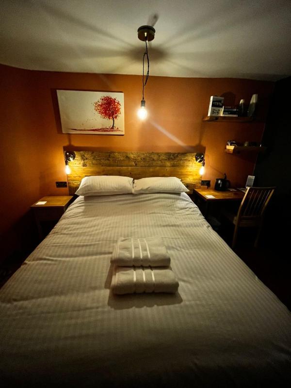 King Room image 3