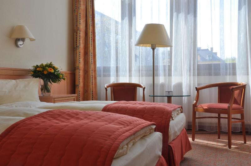 Twin Room image 2