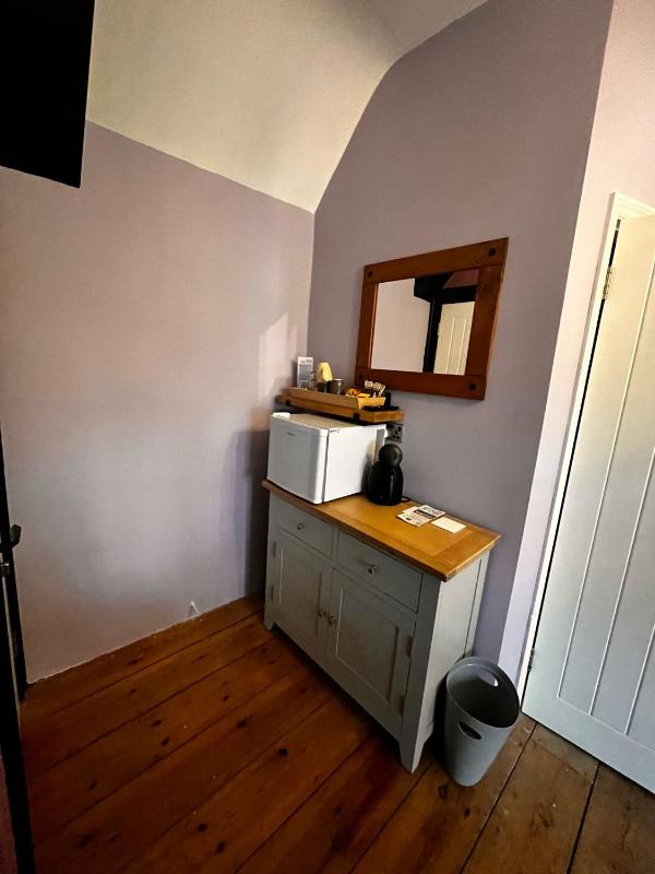 Family Room 2 image 4
