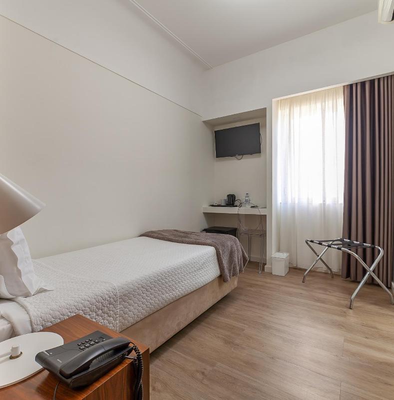 Single Room image 1