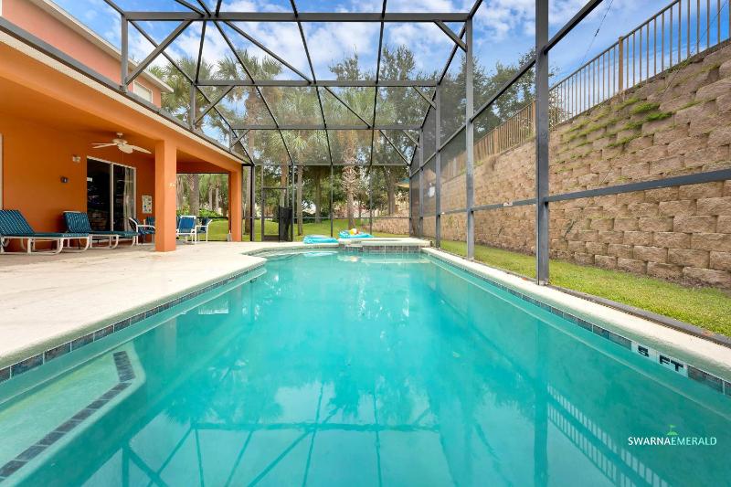 Private Pool Spa Tub Themed Rooms Resort Amenities - image 2