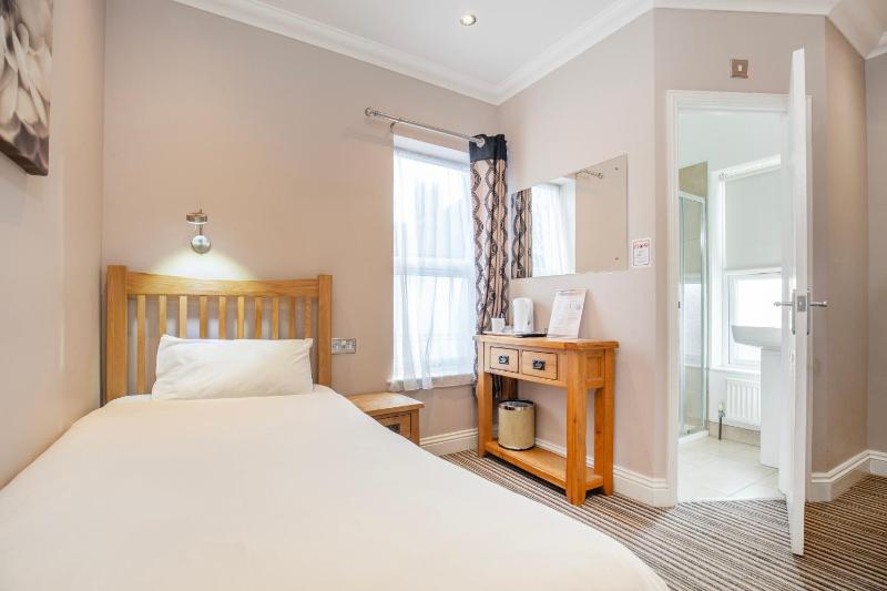 Single Room image 1