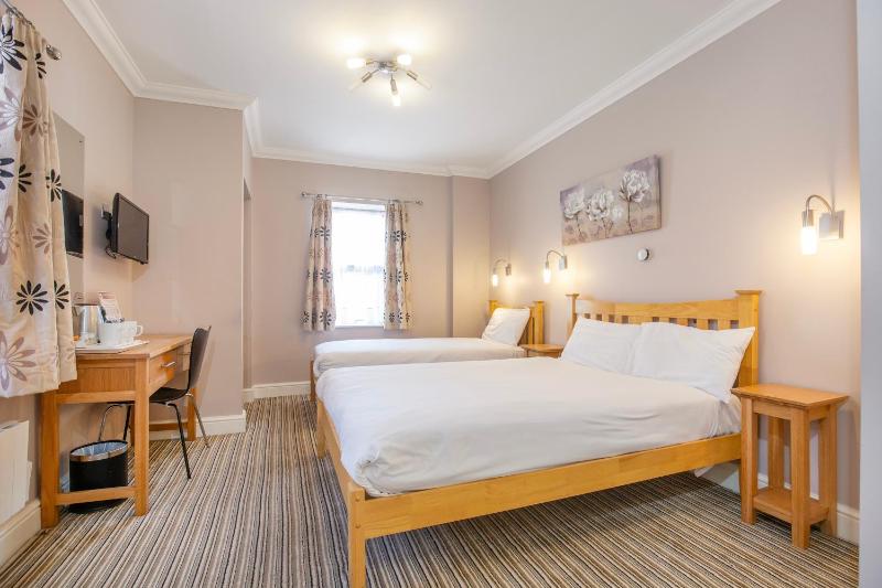 Standard Family Room image 1