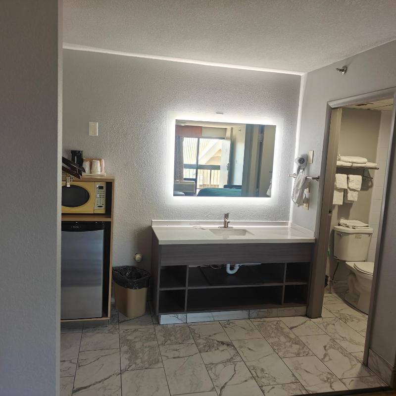 King Room image 4