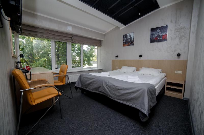 Standard Double or Twin Room image 3
