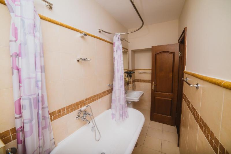 Double Room image 4