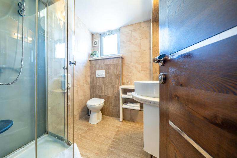 Double or Twin Room image 4