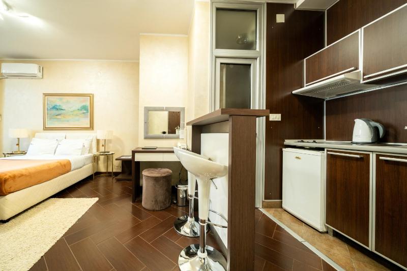 Studio Apartment image 4