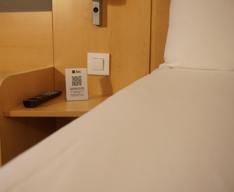 Standard Double Room image 3